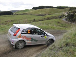 2wd drivers impress to retain support of class sponsor