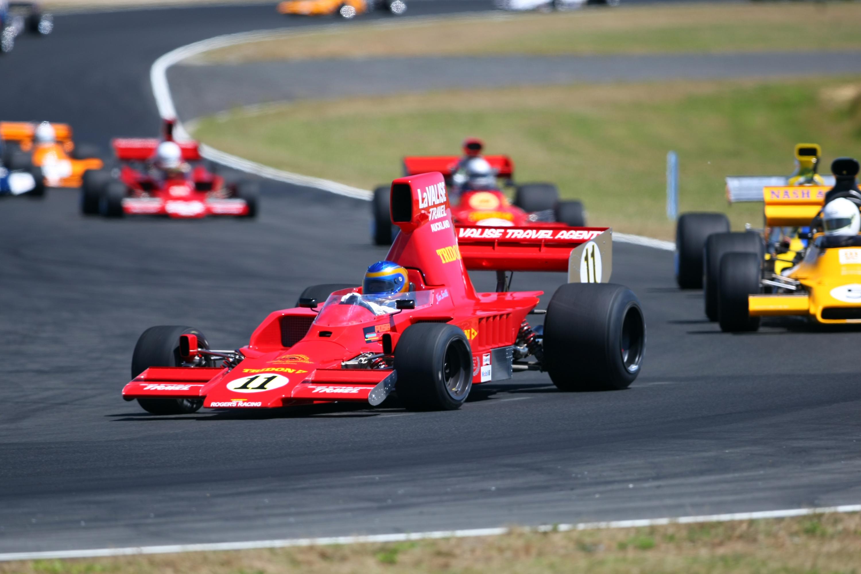 Smith completes F5000 trifecta at Hampton Downs