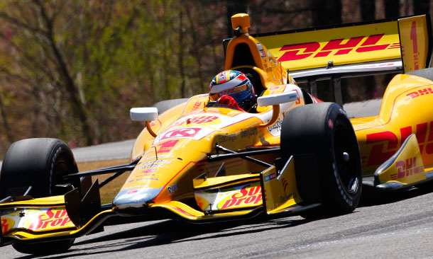 Hunter-Reay fights off Scott for Barber victory