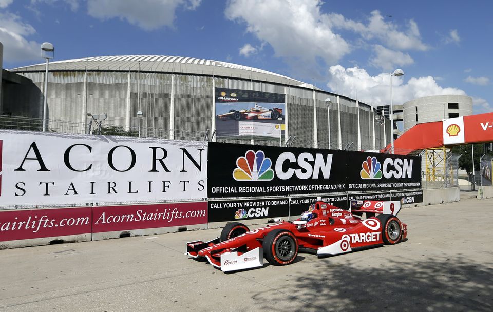 Dixon wins to spice up Indycar title chase