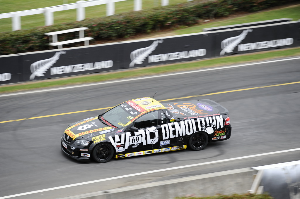 Ward beats the chaos to win V8 Ute finale