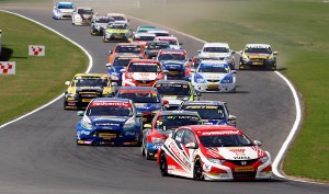 Round 6 of the 2013 British Touring Car Championship. Race Start.