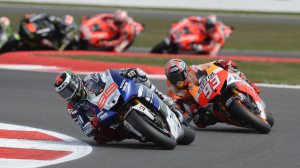 Duello in MotoGP- Lorenzo cerca di tenere a bada Marquez