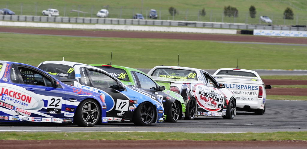 Aussie Walton makes slim pickings of V8 Ute rivals