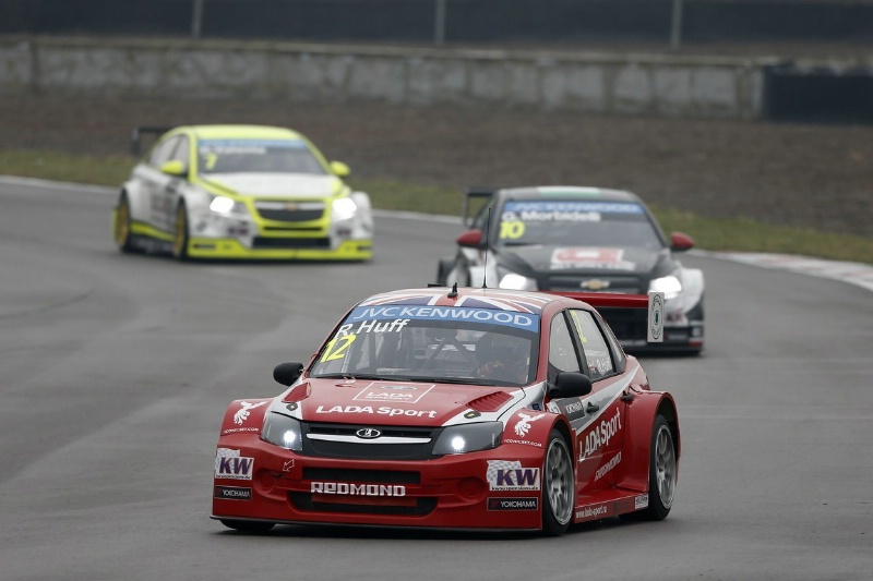 Huff helps Lada to its maiden World Touring Cars victory