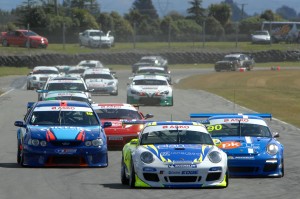 Andrew Bagnall (Porsche) leads Paul Kelly (Porsche) and Matthew Carter (Ford)
