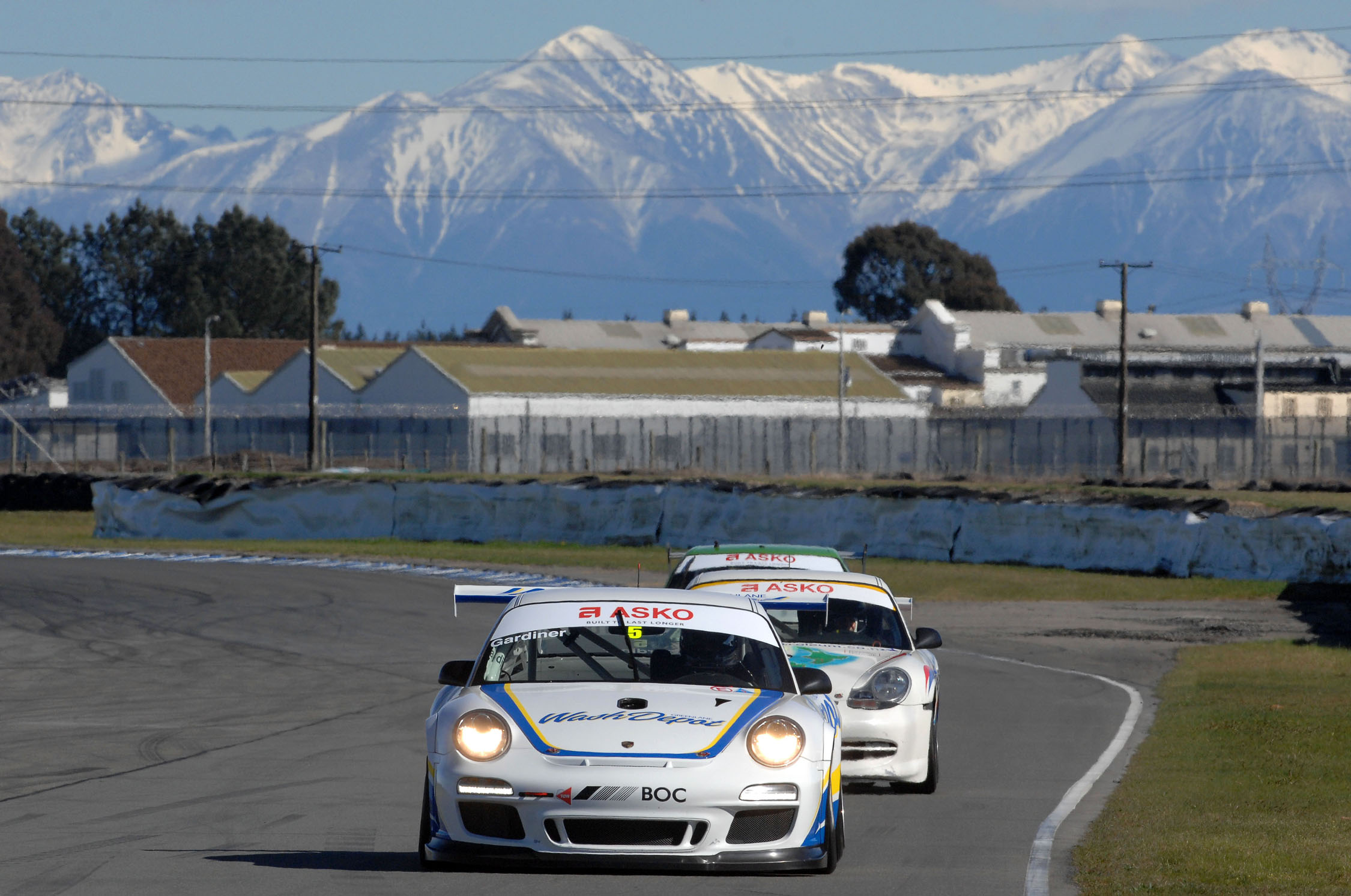 Gardiner continues One Hour Endurance domination