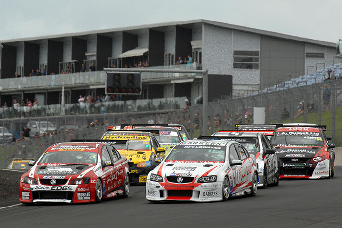 Moore/Slade take the round, Evans/SVG star at Hampton Downs