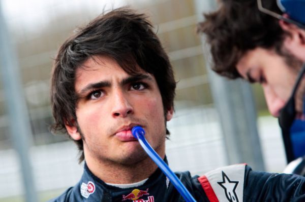 Sainz Jr to race for Torro Rosso in 2015
