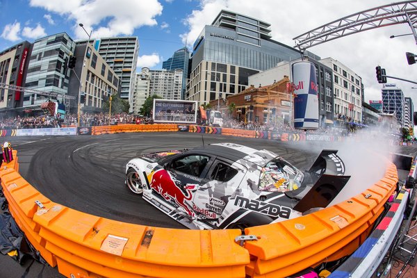 BATTLE OF THE WEEK: Red Bull Drift Shifters action!