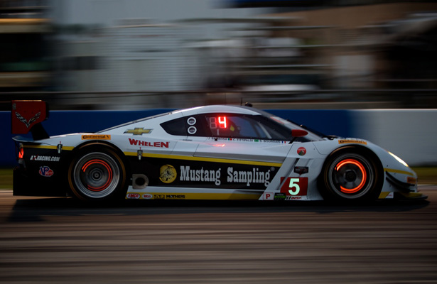 Late move from Dixon secures Sebring podium as Action Express dominate