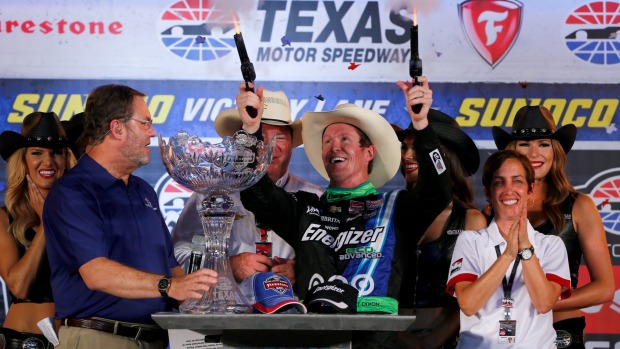 Dixon masterful as he storms to Texas Indycar win