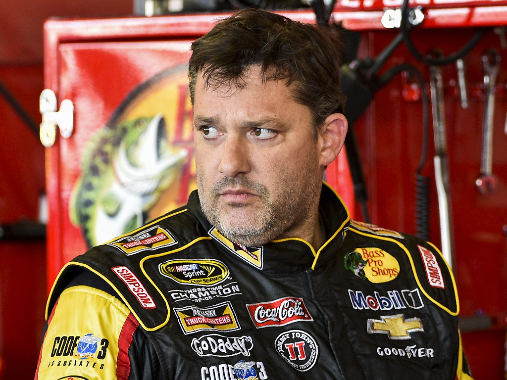 Family of dead sprint car driver sues Nascar star Tony Stewart