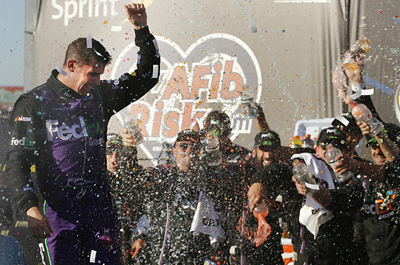 Hamlin spins and wins at Chicagoland