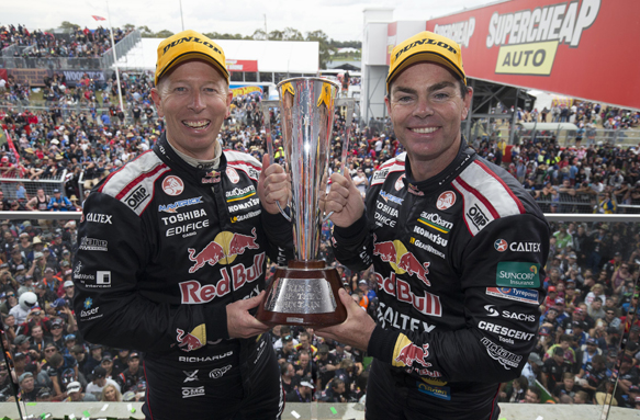 Lowndes and Richards win thrilling Bathurst 1000