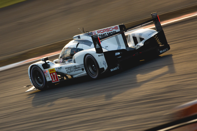 Hartley leads Porsche fightback in second Fuji WEC practice