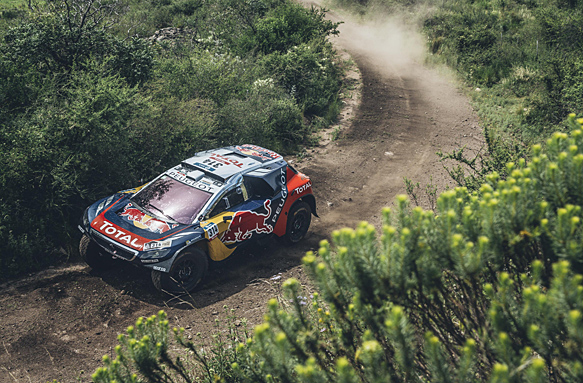 Loeb takes Dakar lead after second stage