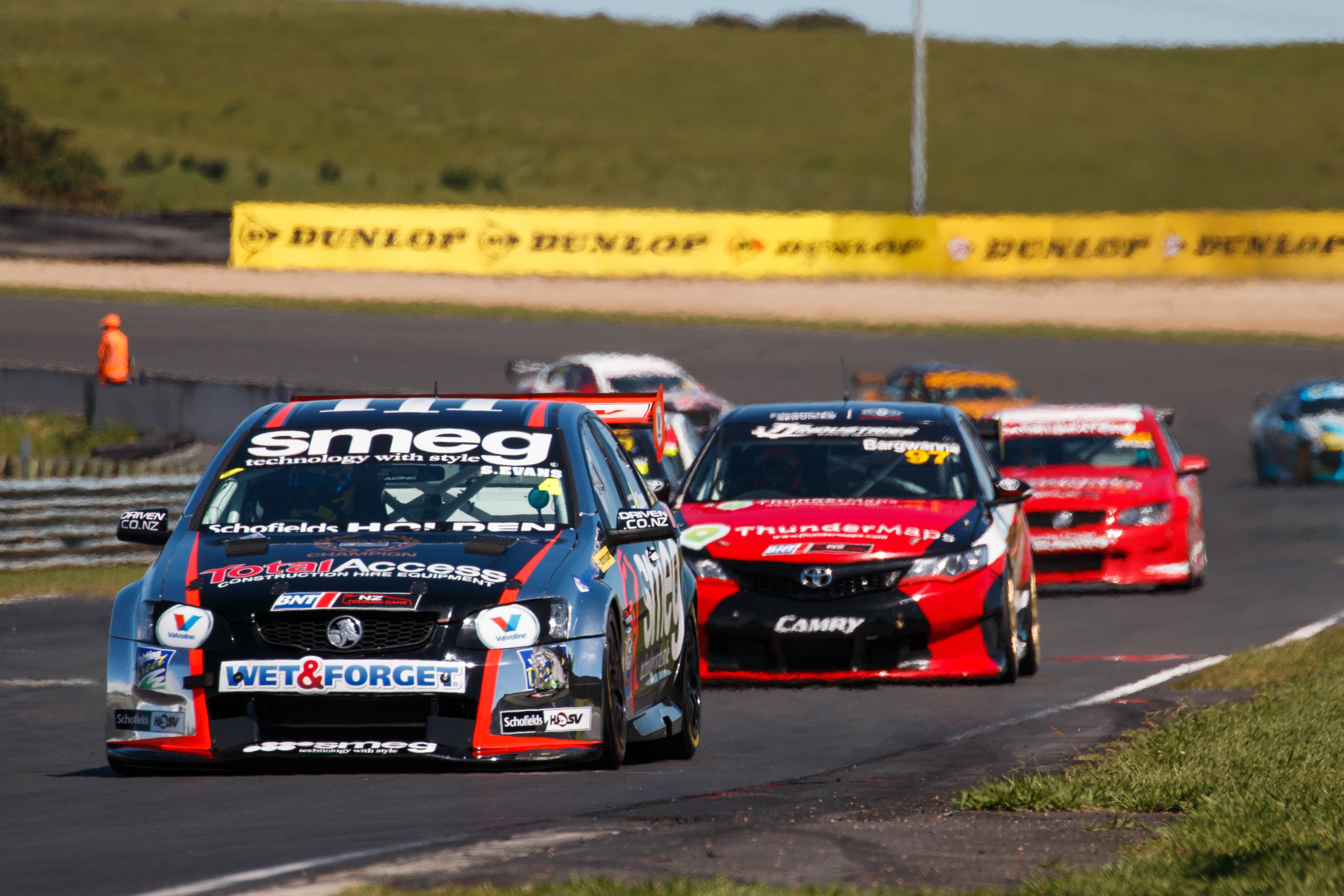 Evans looks to consolidate NZ Touring Cars lead at Ruapuna