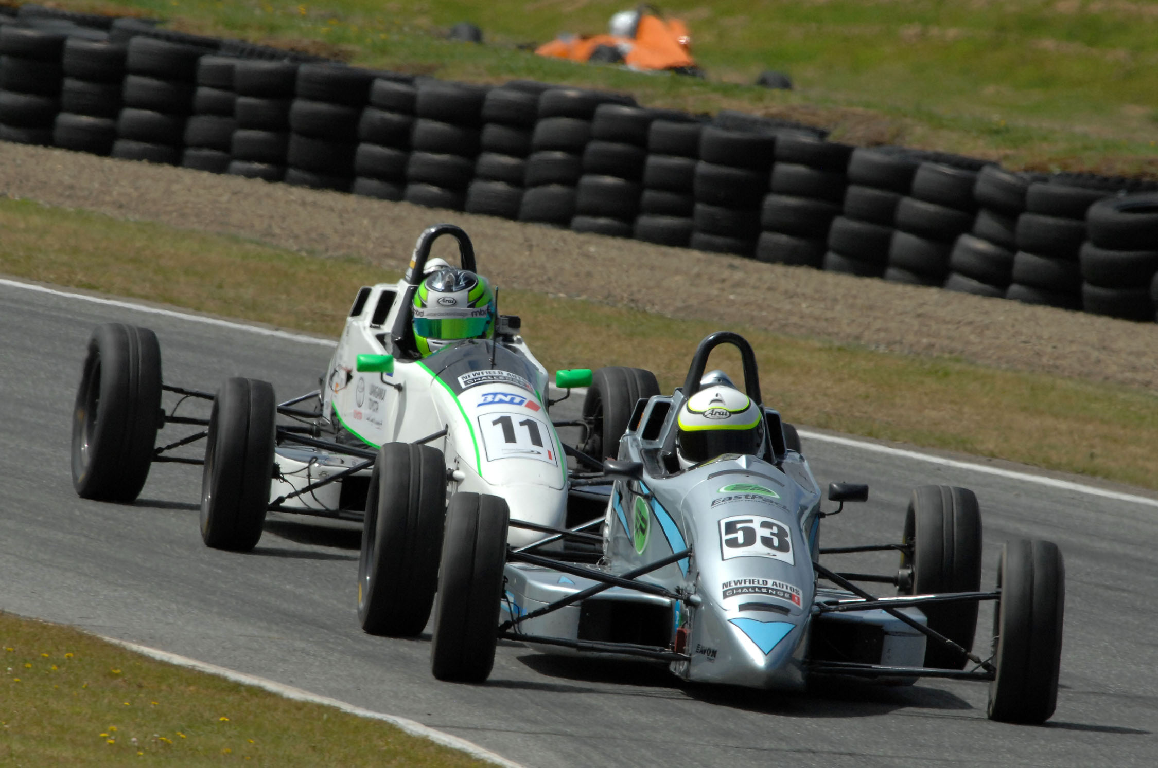 Race wins give Scott lead in NZ Formula Ford Championship