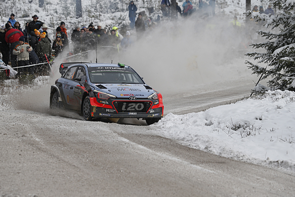 Paddon hangs on to super second place despite late damage