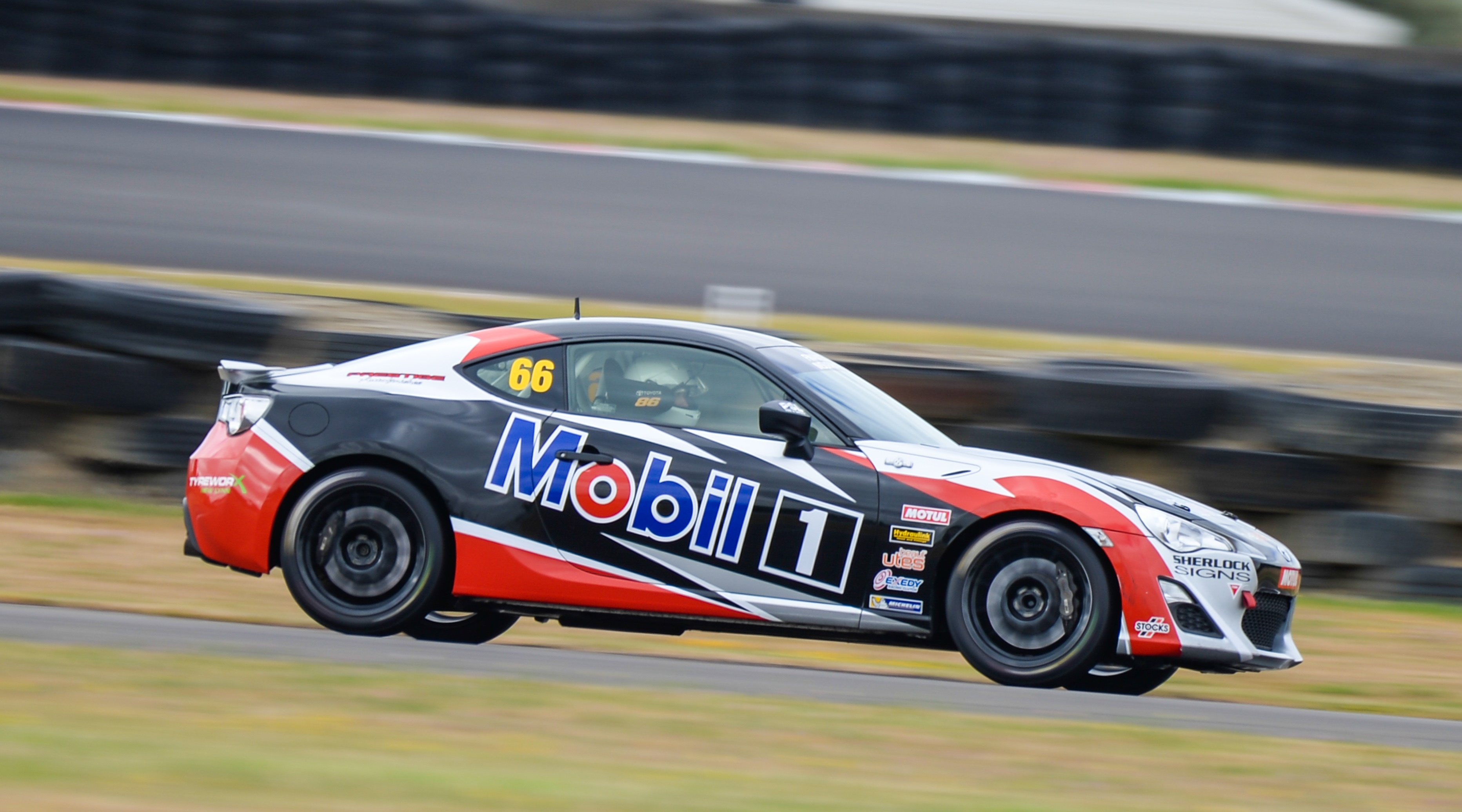 Two wins from three as Blewett continues to dominate Toyota 86s
