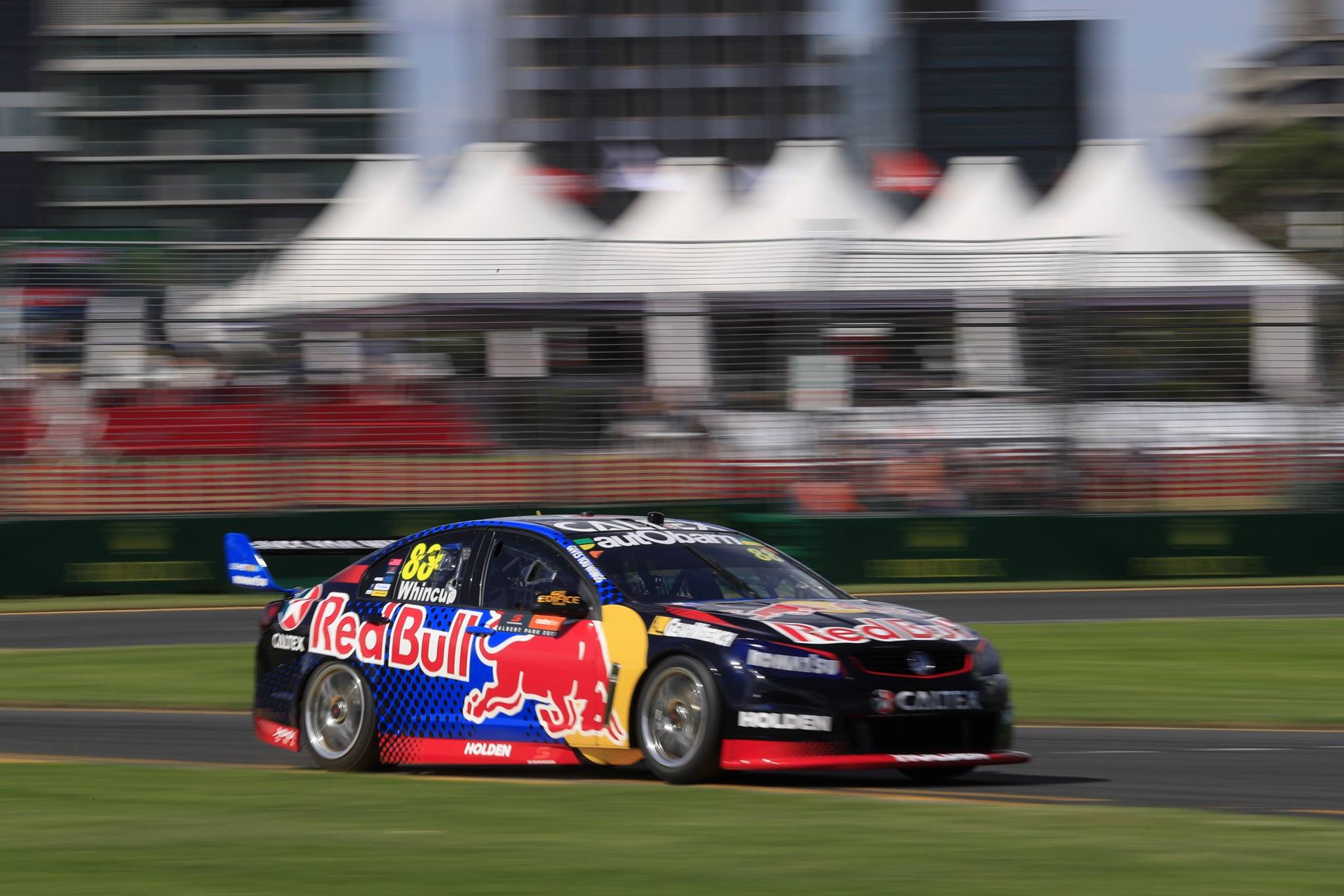 Whincup earns first pole for non-championship Melbourn V8 round