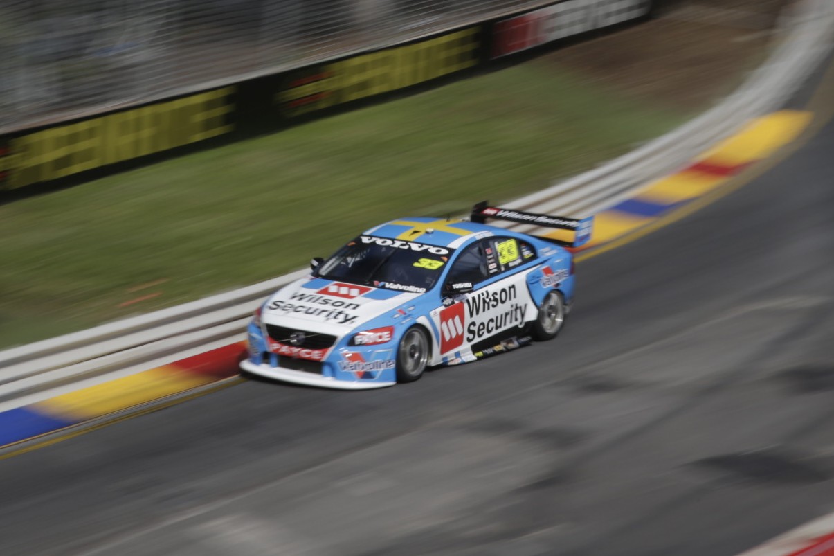 McLaughlin breaks Clipsal lap record in second practice