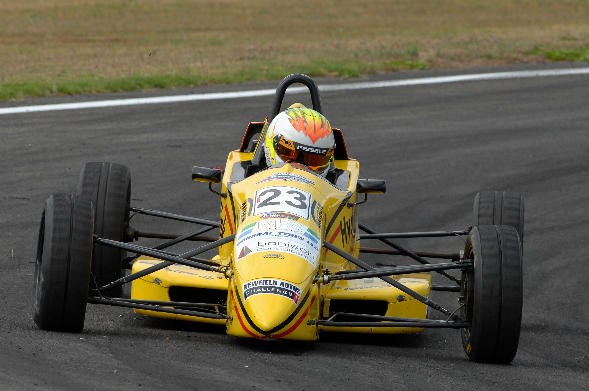 Ethan Anderson wins SI Formula Ford title in final round nail-biter