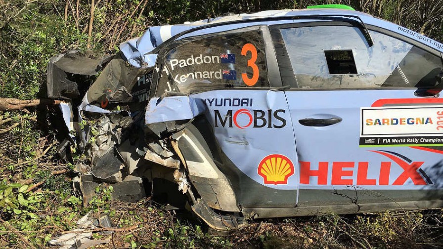 Paddon crashes out of Rally Italia