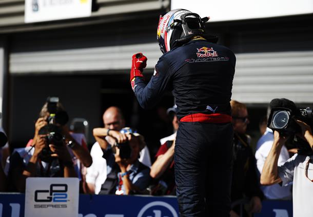 Gasley powers to victory in GP2 Spa opener, Evans finishes 16th