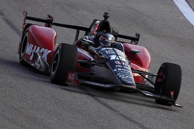 Rahal pips Hinchcliffe for Texas Indycar win, Dixon crashes out again