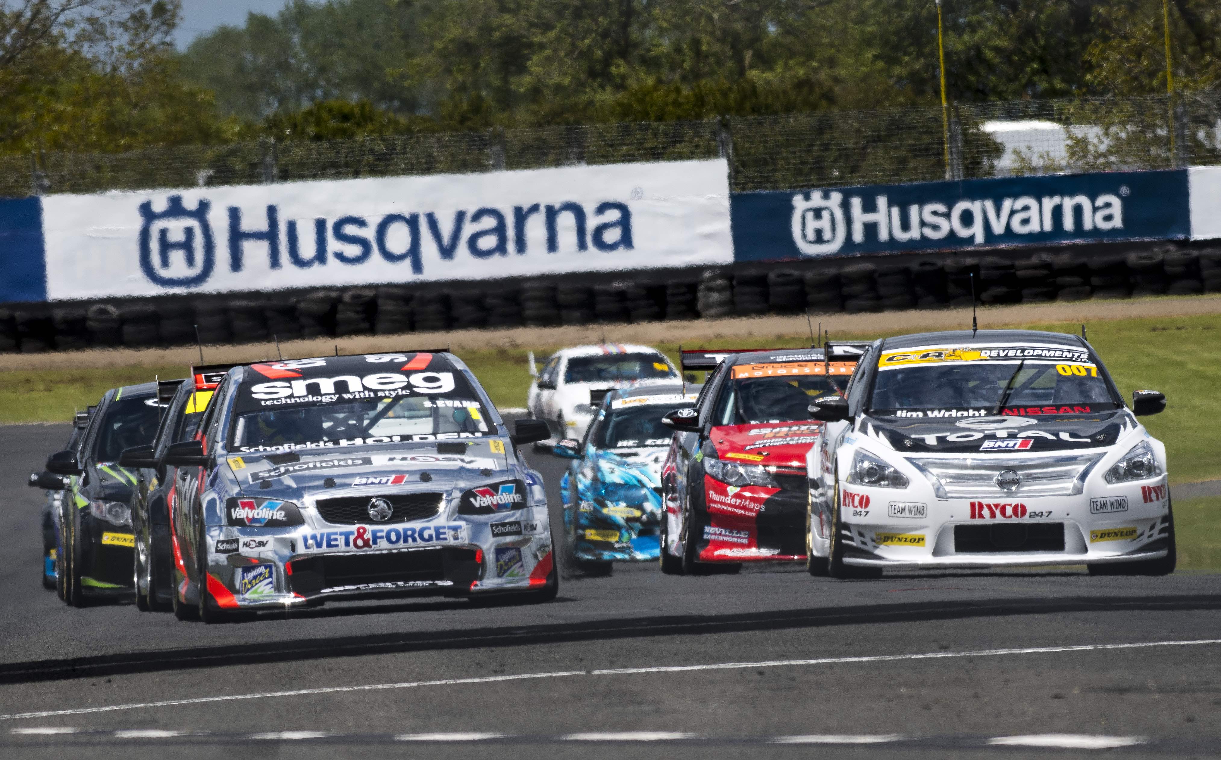 Evans takes first blood in first race of NZ SuperTourers season