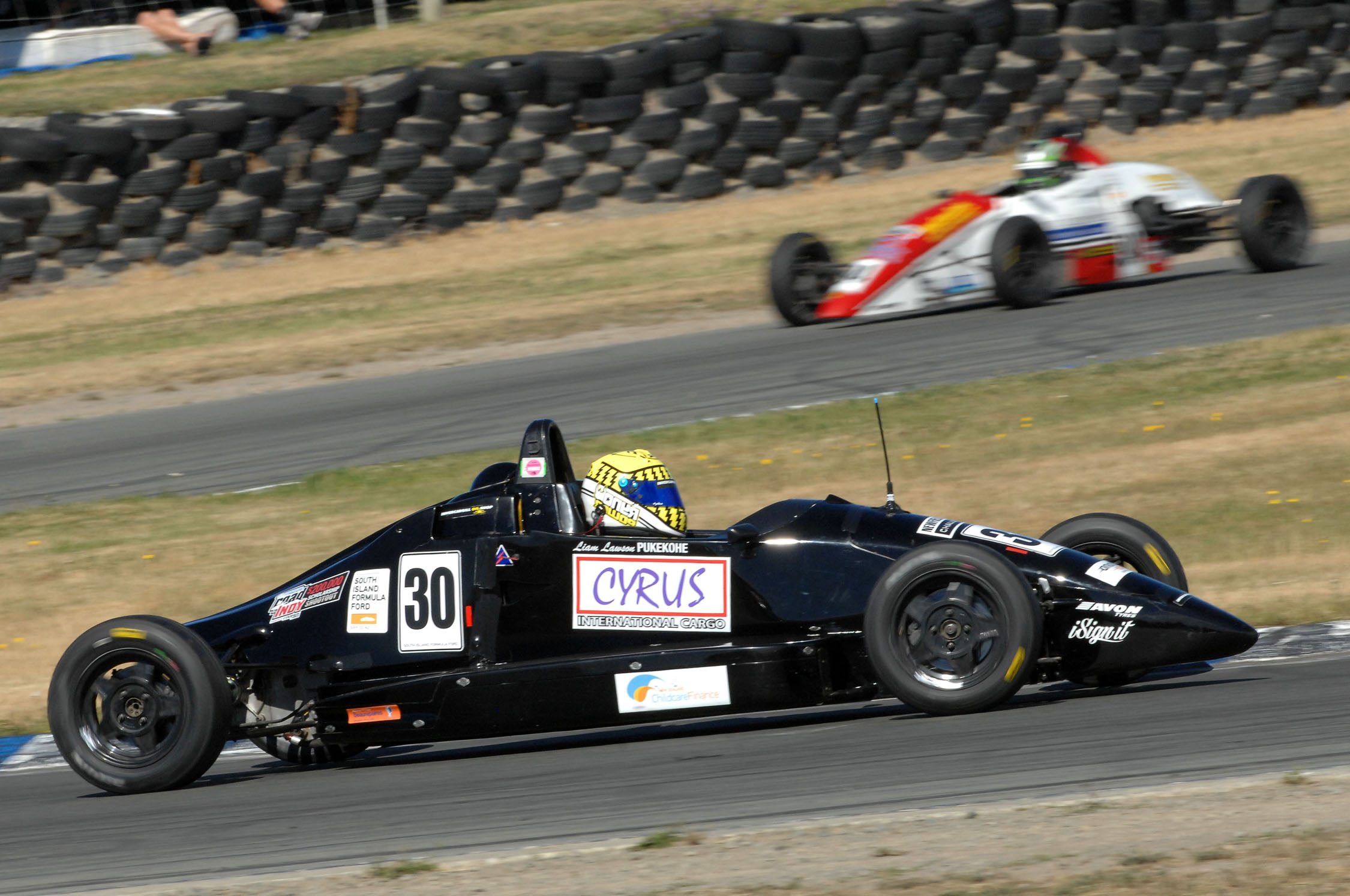 Lawson continues winning way in NZ Formula 1600 Championship