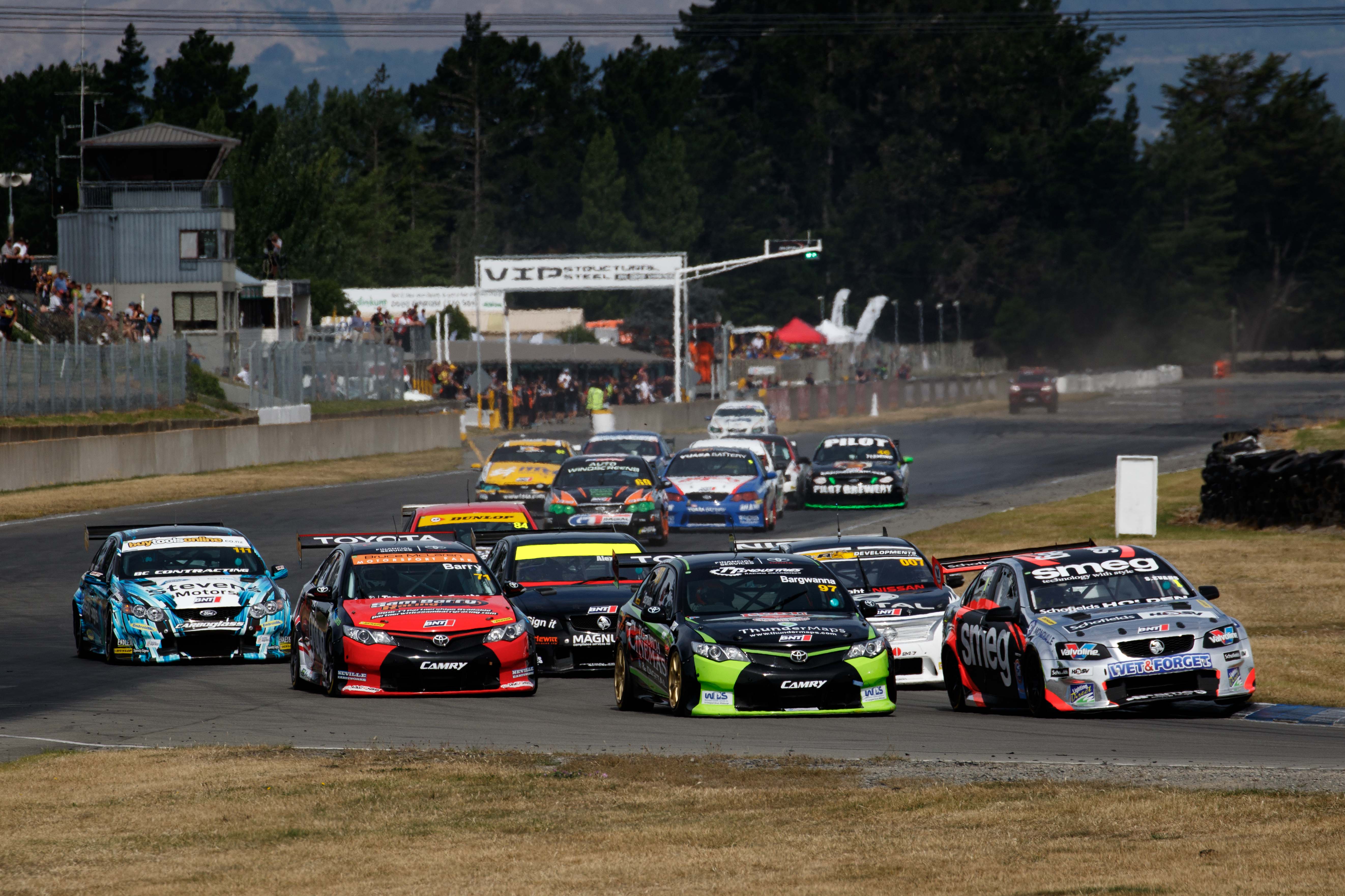 Evans Wins Opener at Ruapuna – Fierce Battle for Win in Class Two