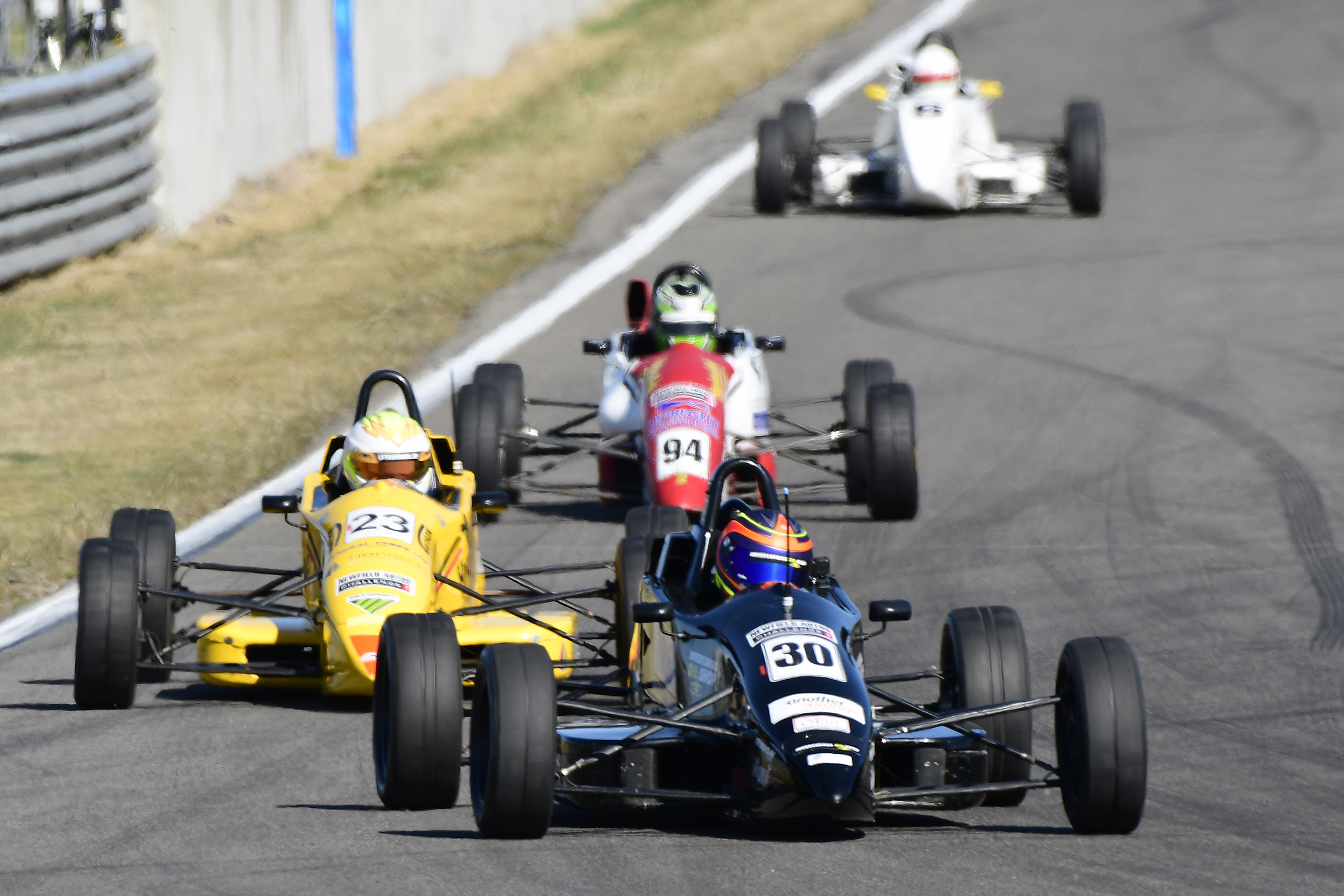 Lawson closes in on NZ Formula 1600 title