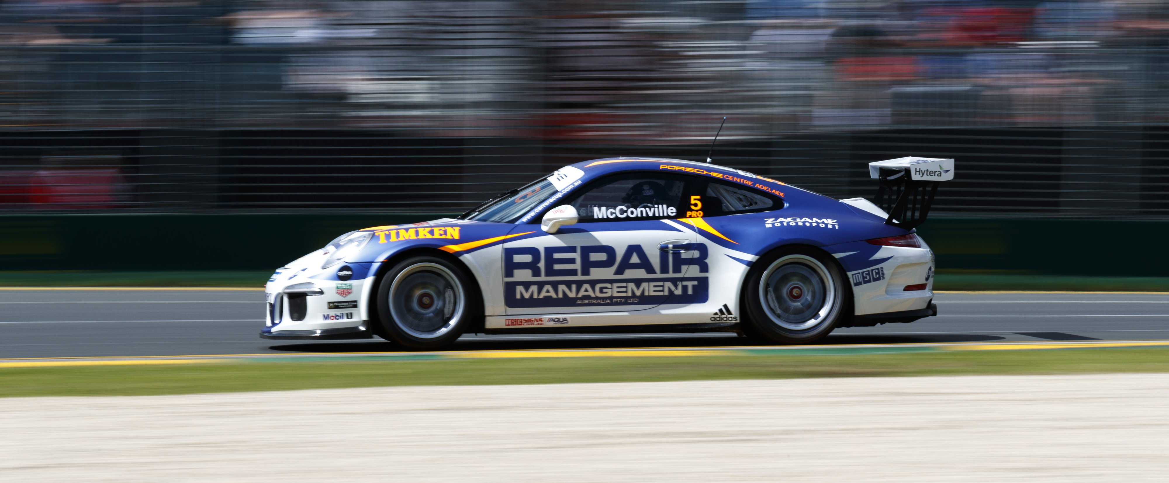 McConville scores first Carrera Cup win, Evans best Kiwi in sixth