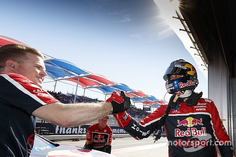 Clipsal 500: SVG on pole again, Kiwis 1-2-3, Whincup penalised in shootout