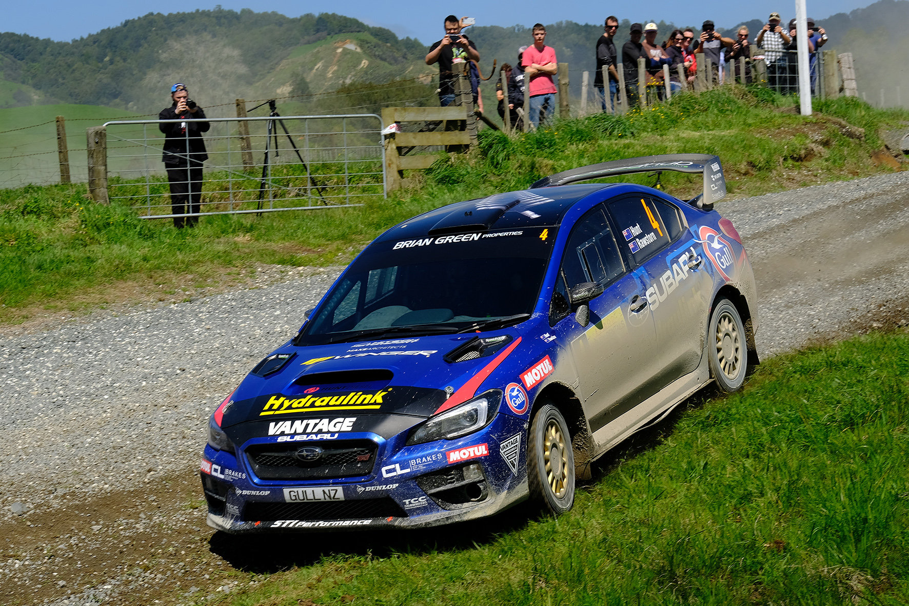 NZRC victory for Hunt at Waitomo lines up three-way title fight